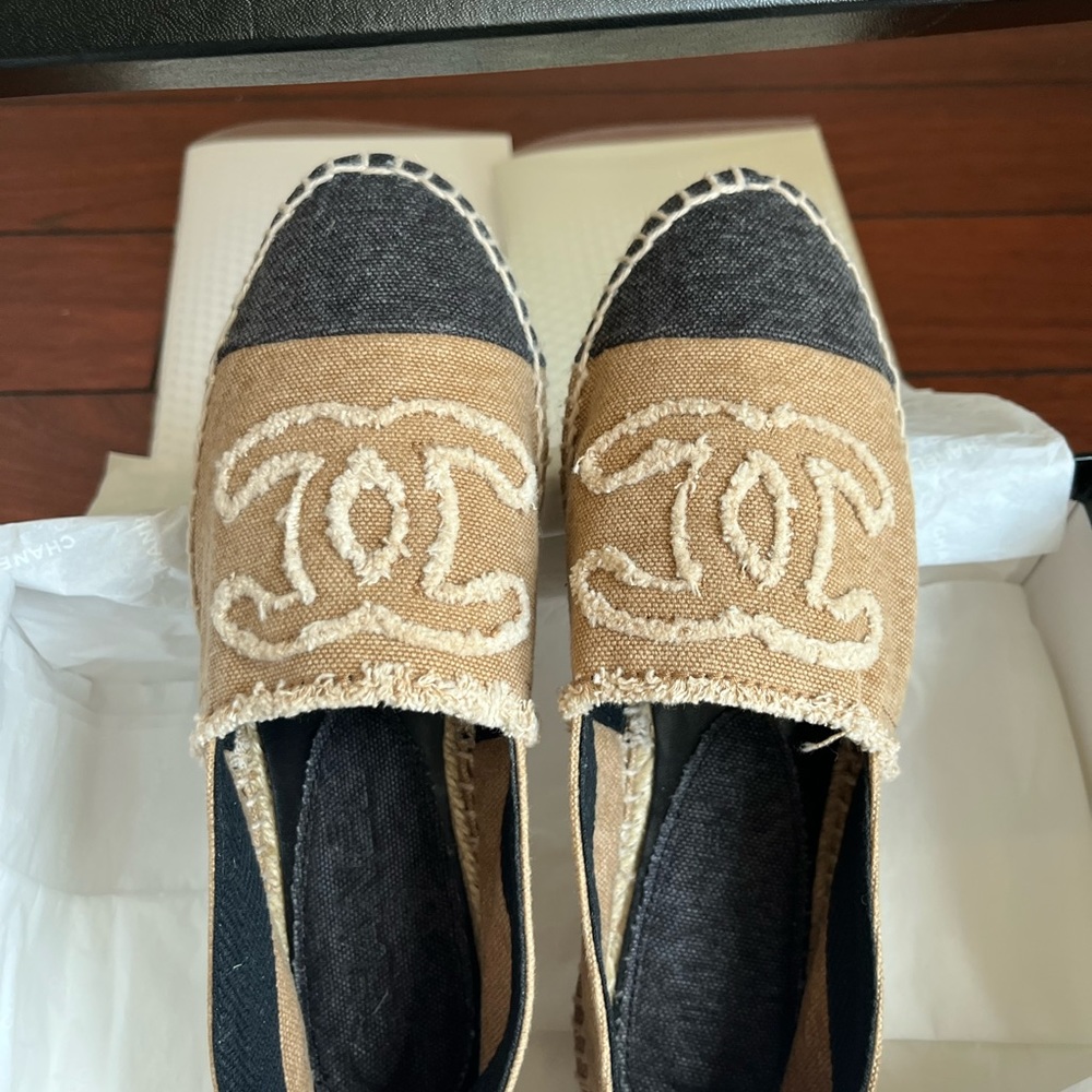 Chanel Espadrilles (PRICE FIRM❤️)